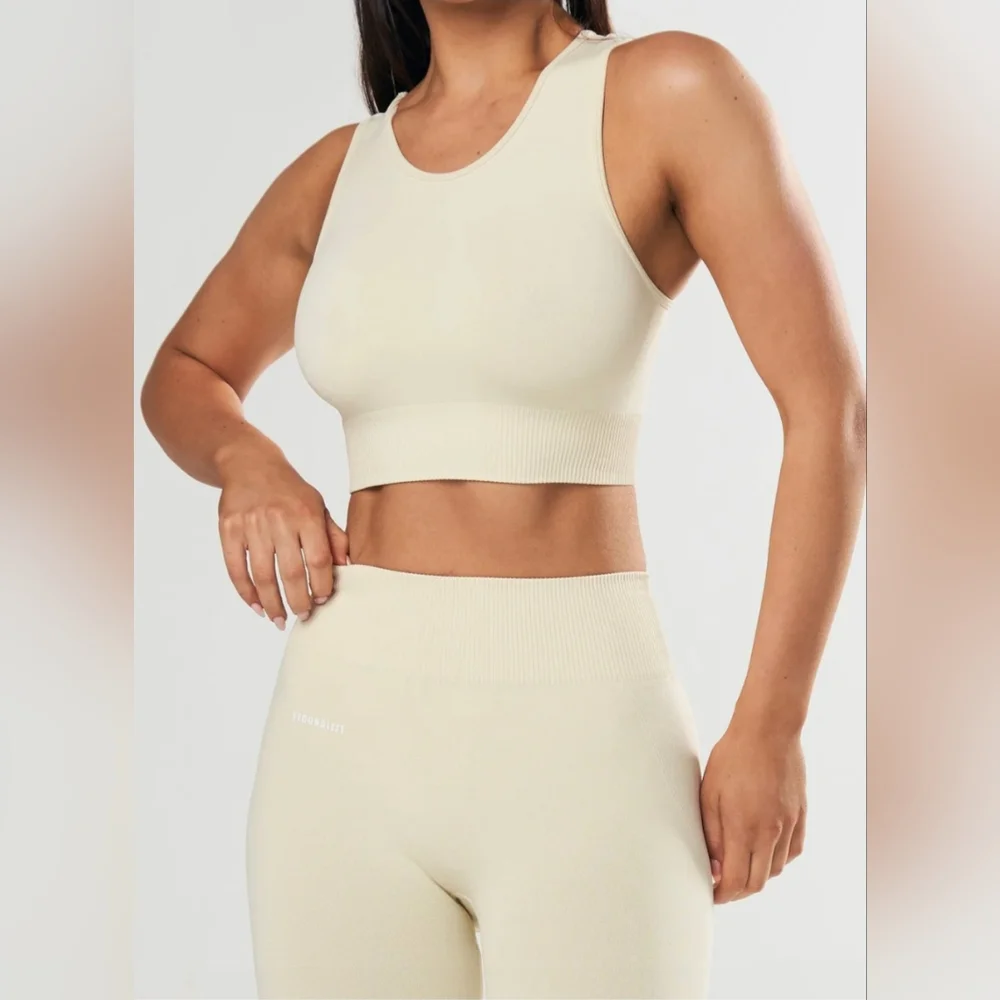 SECONDLEFT SEAMLESS CROPPED SINGLET TOP. - Picture 2 of 7